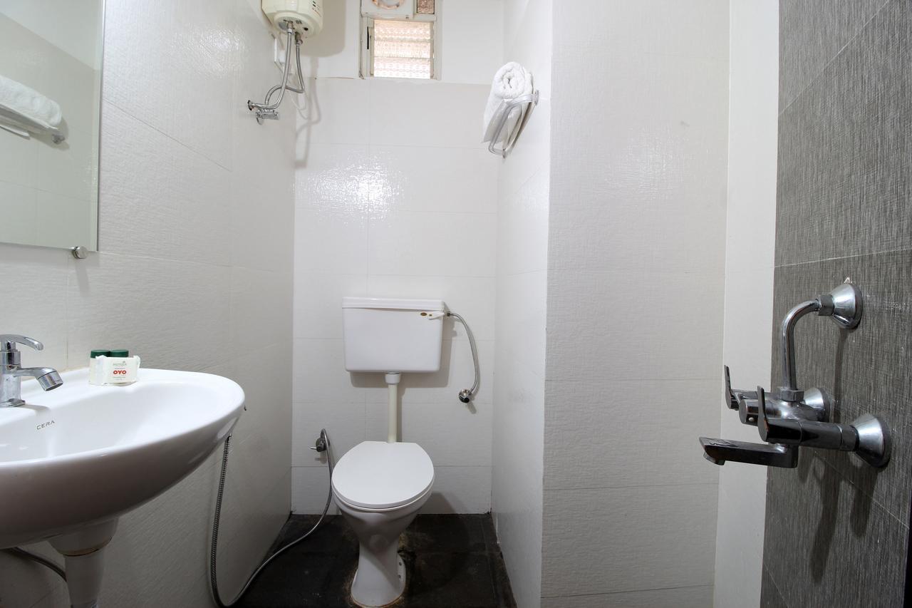 Oyo 10385 Hotel Nirmala Vilas 칸돌림 외부 사진